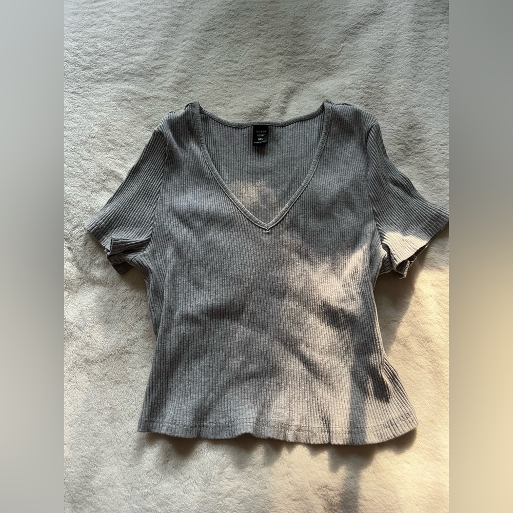 SHEIN Gray Ribbed V-Neck Tee